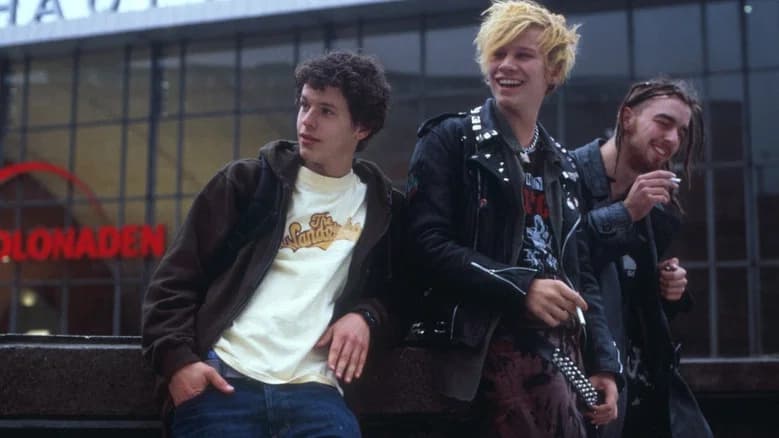 Engel & Joe still 3
