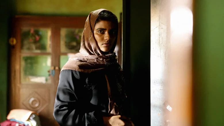 Farhana still 3