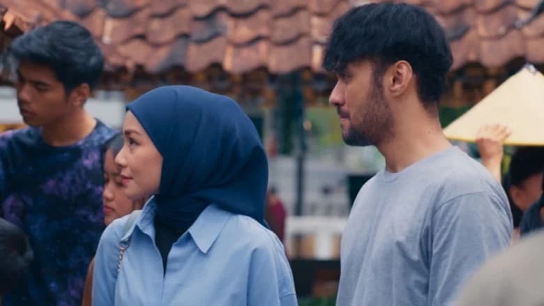 Cinta Tak Pernah Tepat Waktu still 3